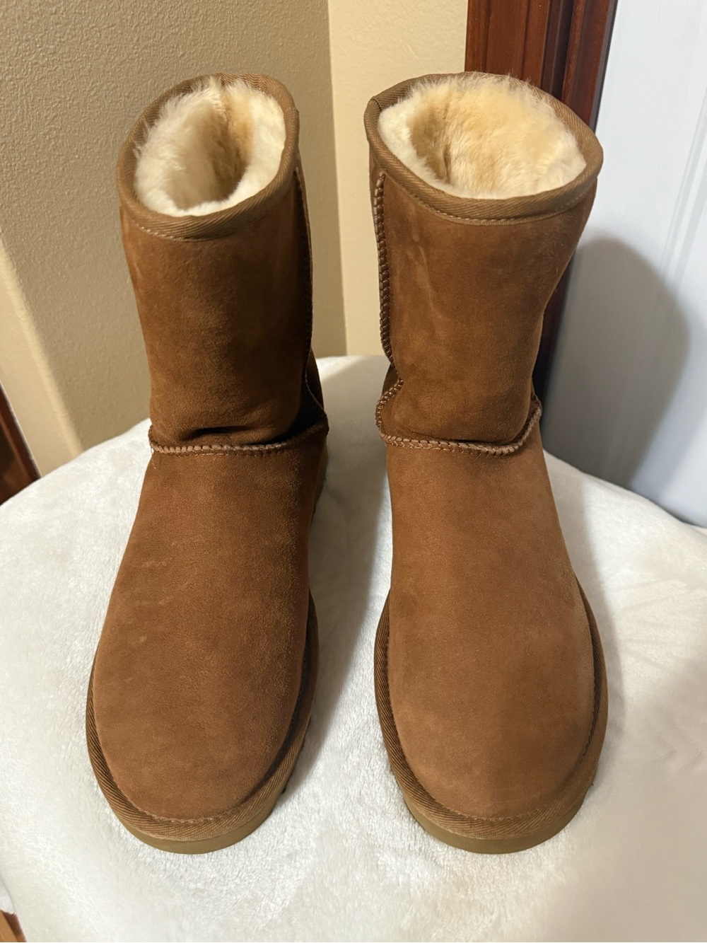 New Without Box UGG Classic Short II Boots - Chestnut, Women's Size 10